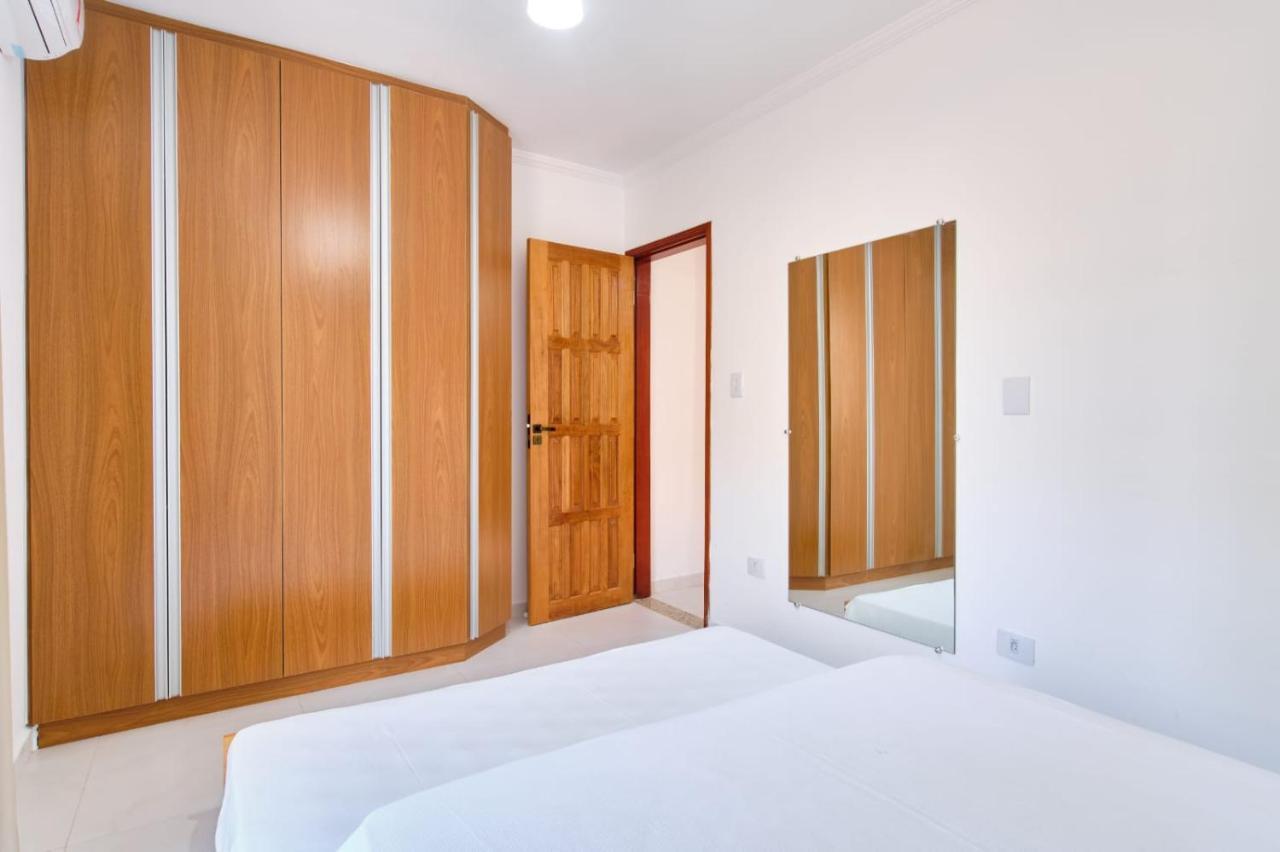 Apartamento Agua Viva: Beachside Retreat with AC & BBQ Ubatuba Exterior photo